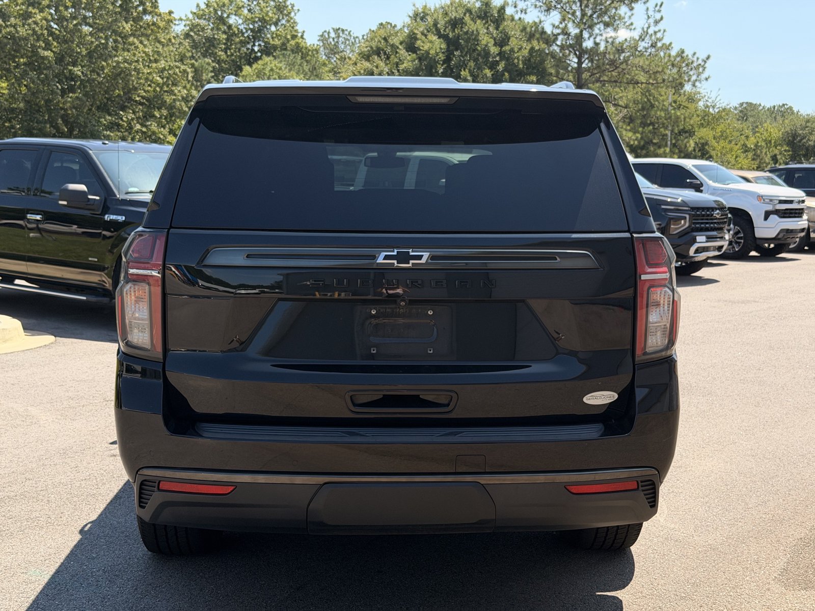 Used 2021 Chevrolet Suburban Z71 w/ Rear Media and Nav Package AWD/4WD image 11