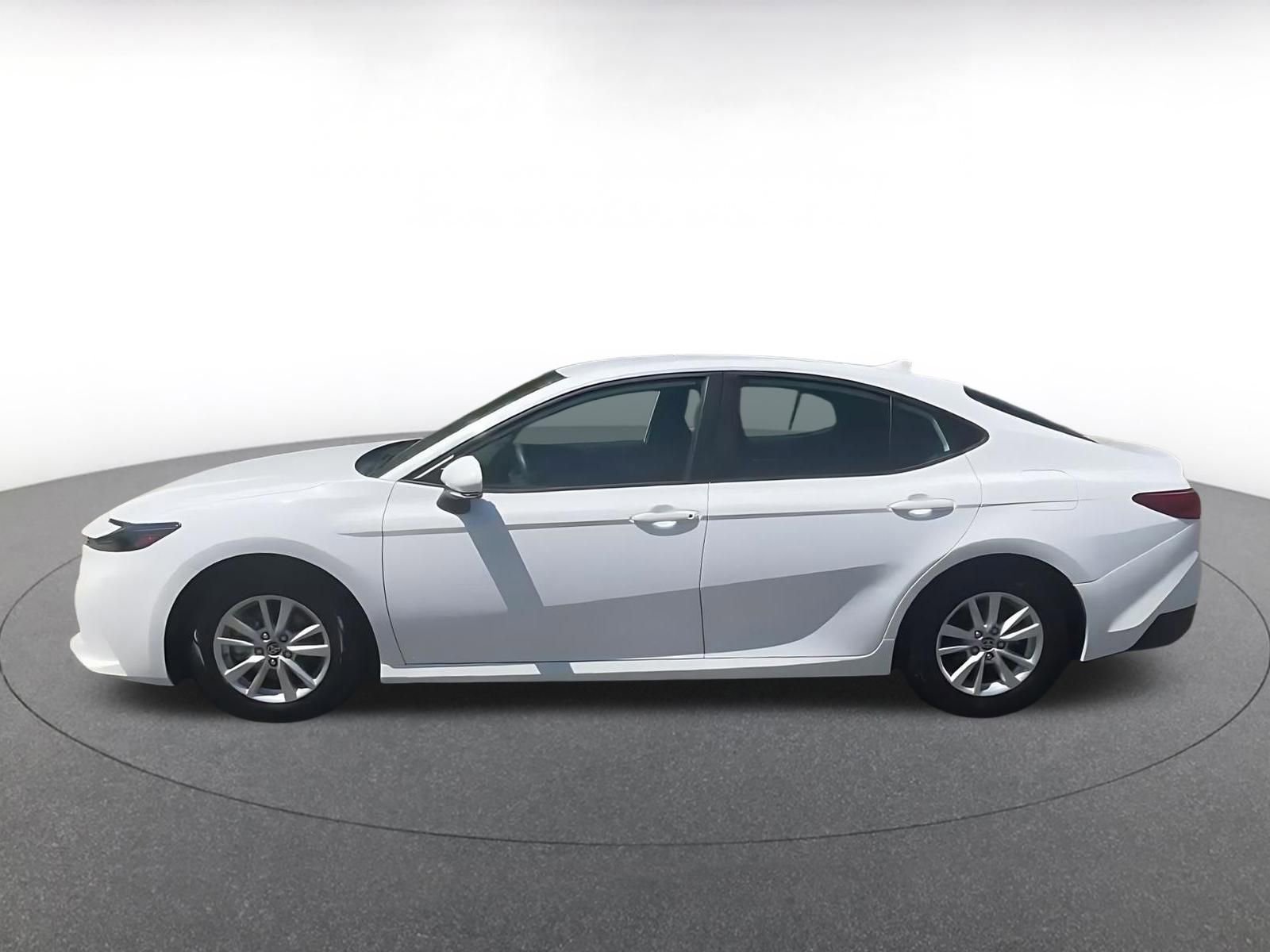 Used 2025 Toyota Camry Hybrid FWD image 10