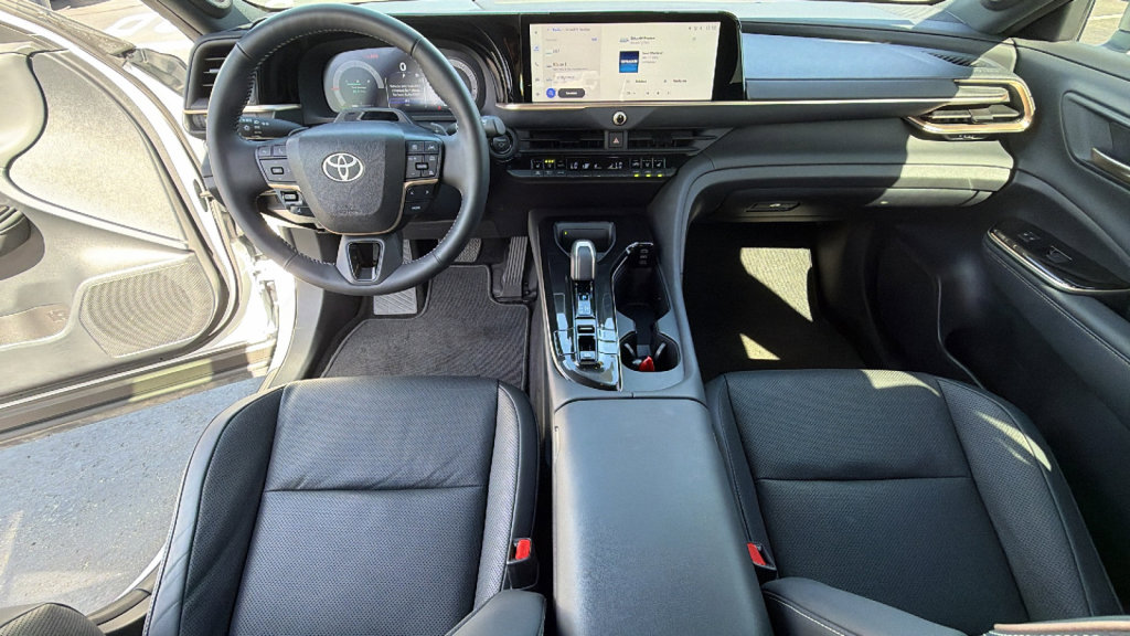 Certified 2025 Toyota Crown Signia w/ Advanced Technology Package image 26