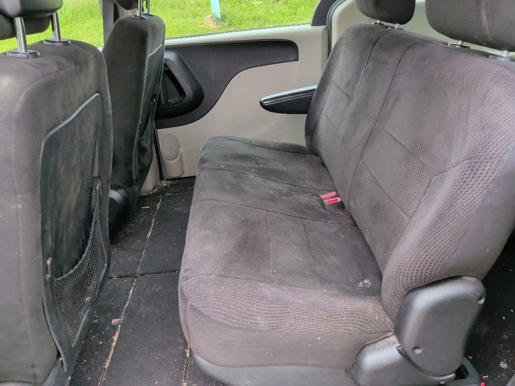 Used 2015 Dodge Grand Caravan American Value Package w/ UConnect Hands-Free Group FWD image 10