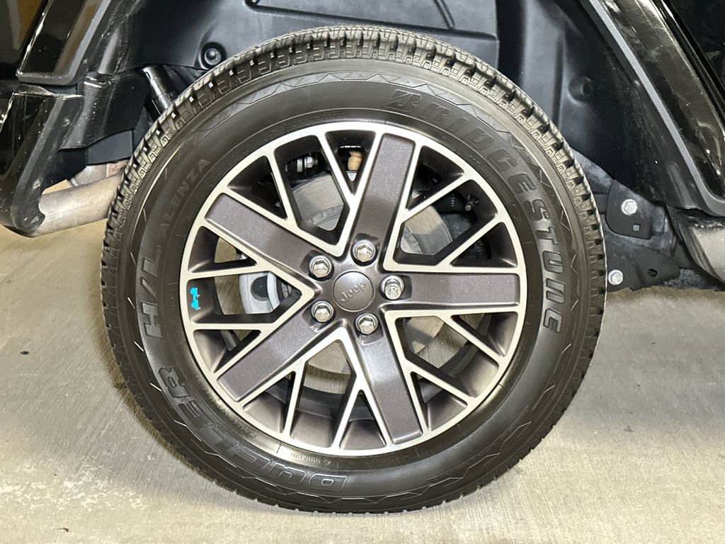 Used 2022 Jeep Wrangler Unlimited Sahara image 7