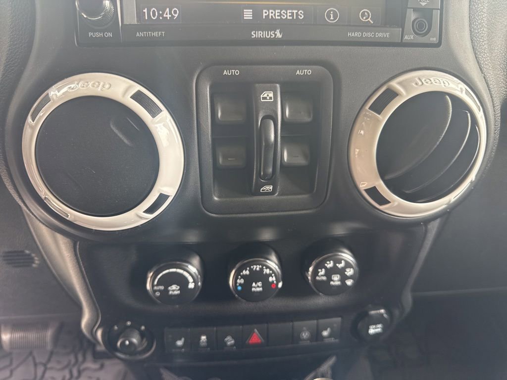 Used 2014 Jeep Wrangler Unlimited Sahara AWD/4WD image 11