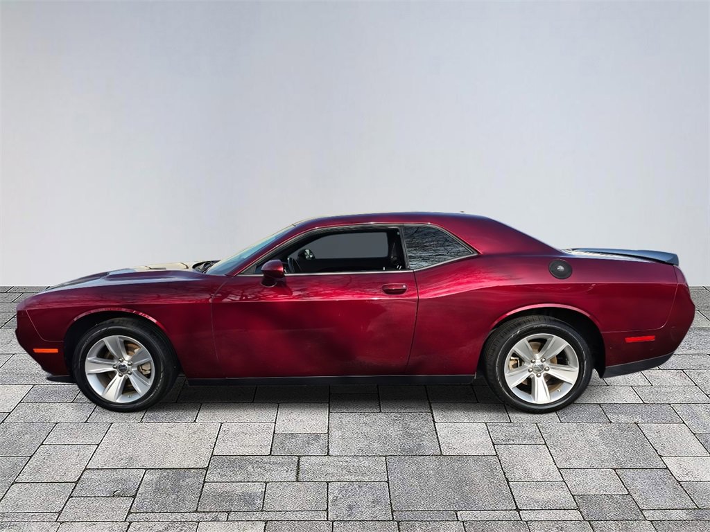 Used 2023 Dodge Challenger SXT image 4