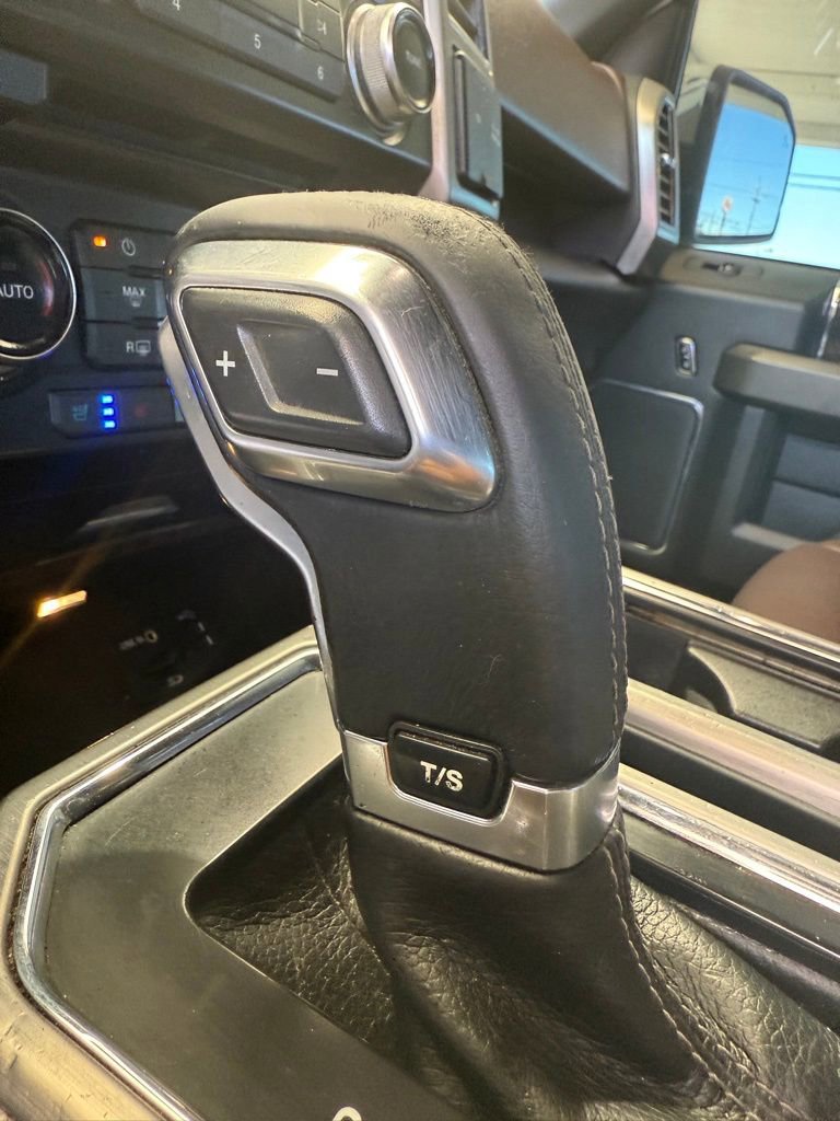 Used 2015 Ford F150 Platinum w/ Equipment Group 701A Luxury image 38