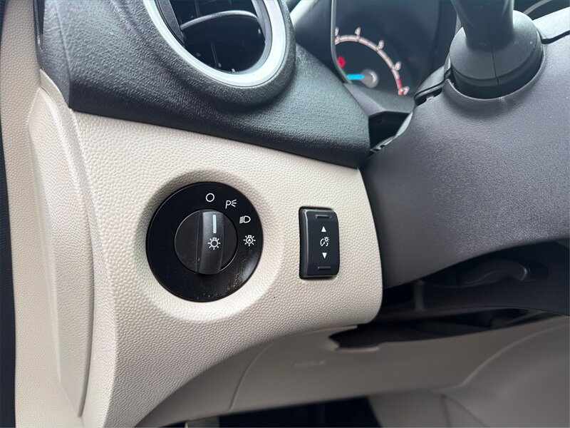 Used 2017 Ford Fiesta SE FWD image 17