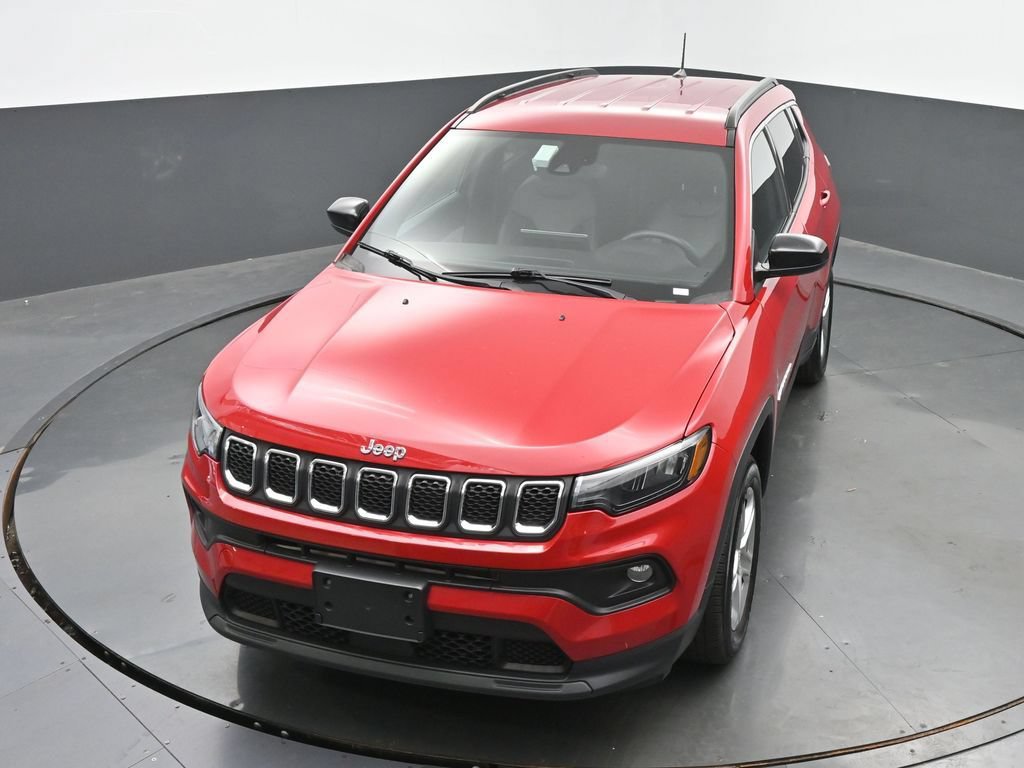 Used 2024 Jeep Compass Latitude AWD/4WD image 36