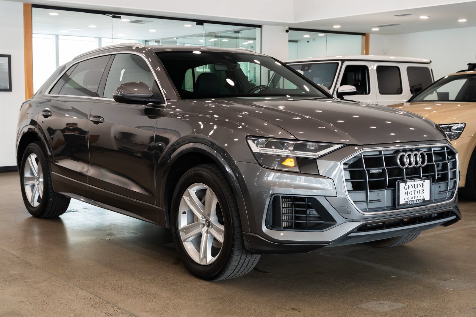 Used 2019 Audi Q8 Premium w/ Convenience Package AWD/4WD image 3