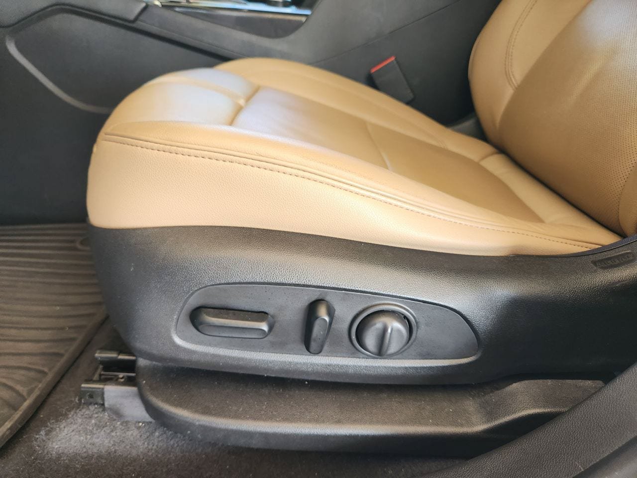 Used 2019 Chevrolet Blazer Premier w/ Driver Confidence II Package FWD image 23