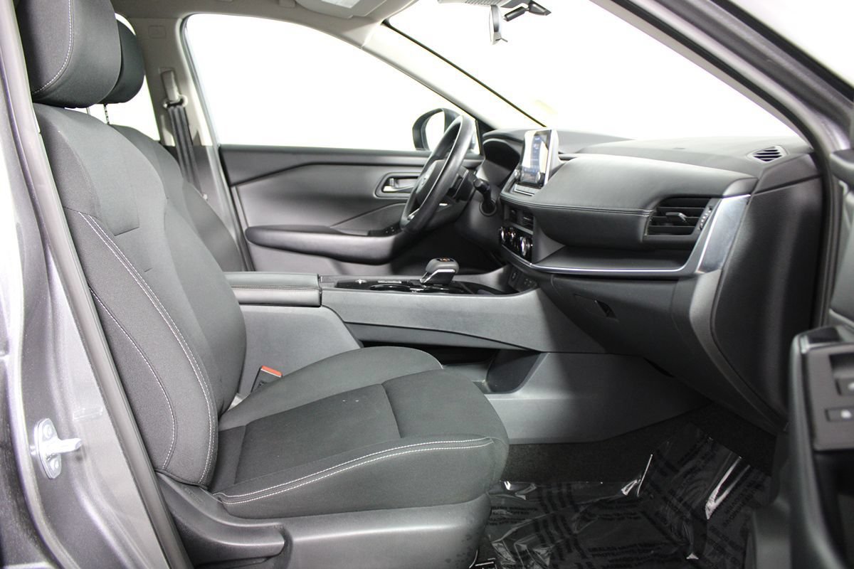 Used 2024 Nissan Rogue S FWD image 8