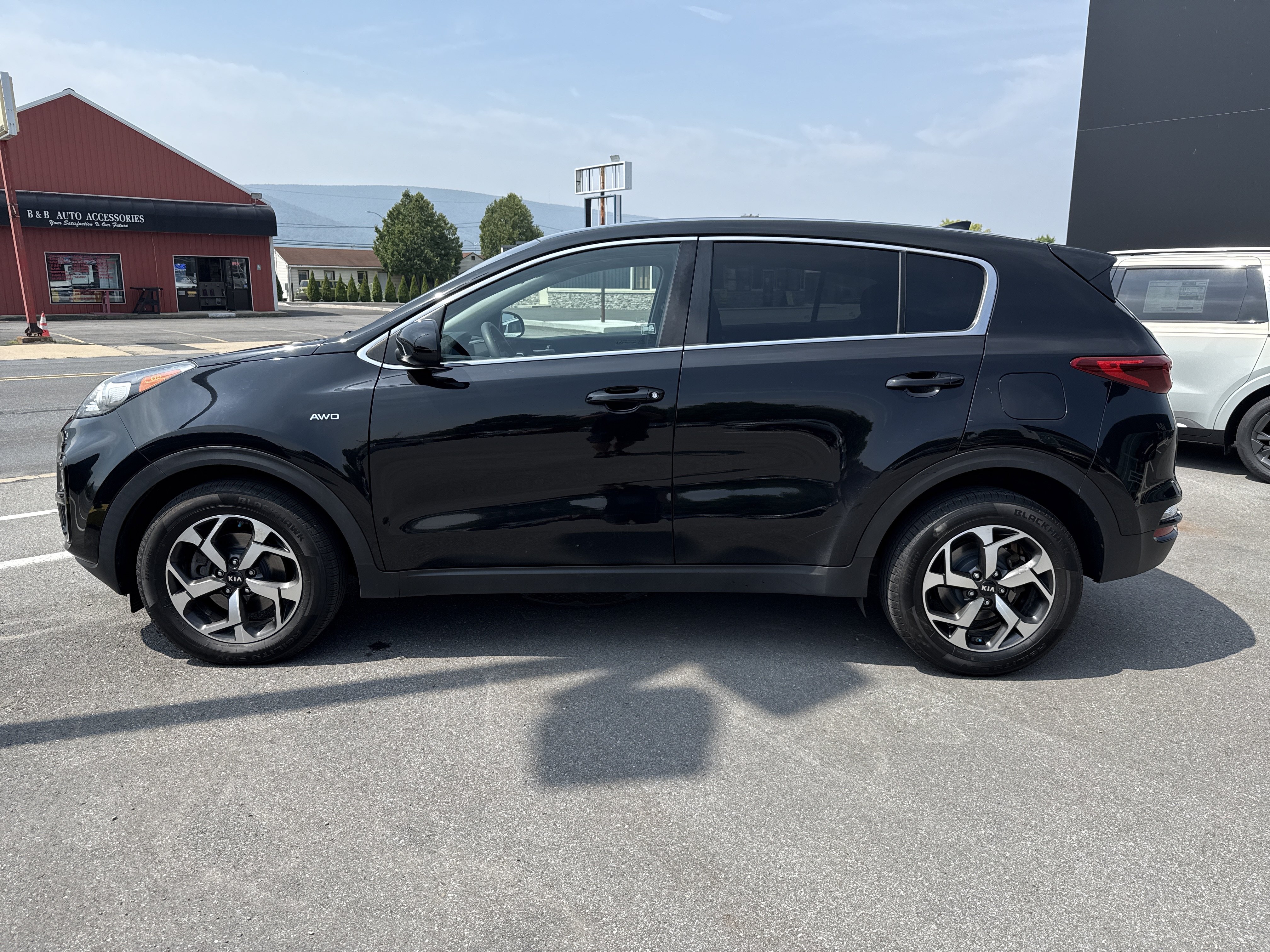 Used 2020 Kia Sportage LX AWD/4WD image 7