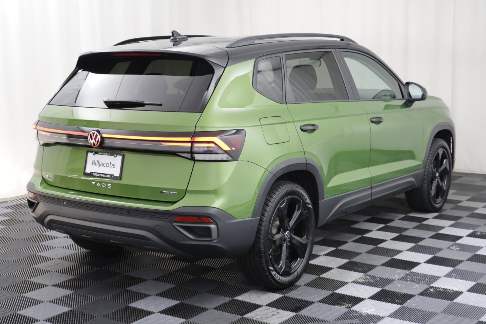 Used 2025 Volkswagen Taos SE image 18