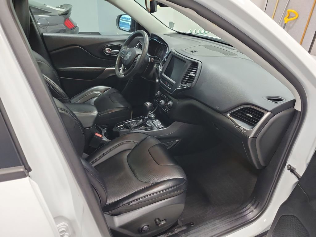 Used 2022 Jeep Cherokee Latitude Lux w/ Sun & Sound Group image 17