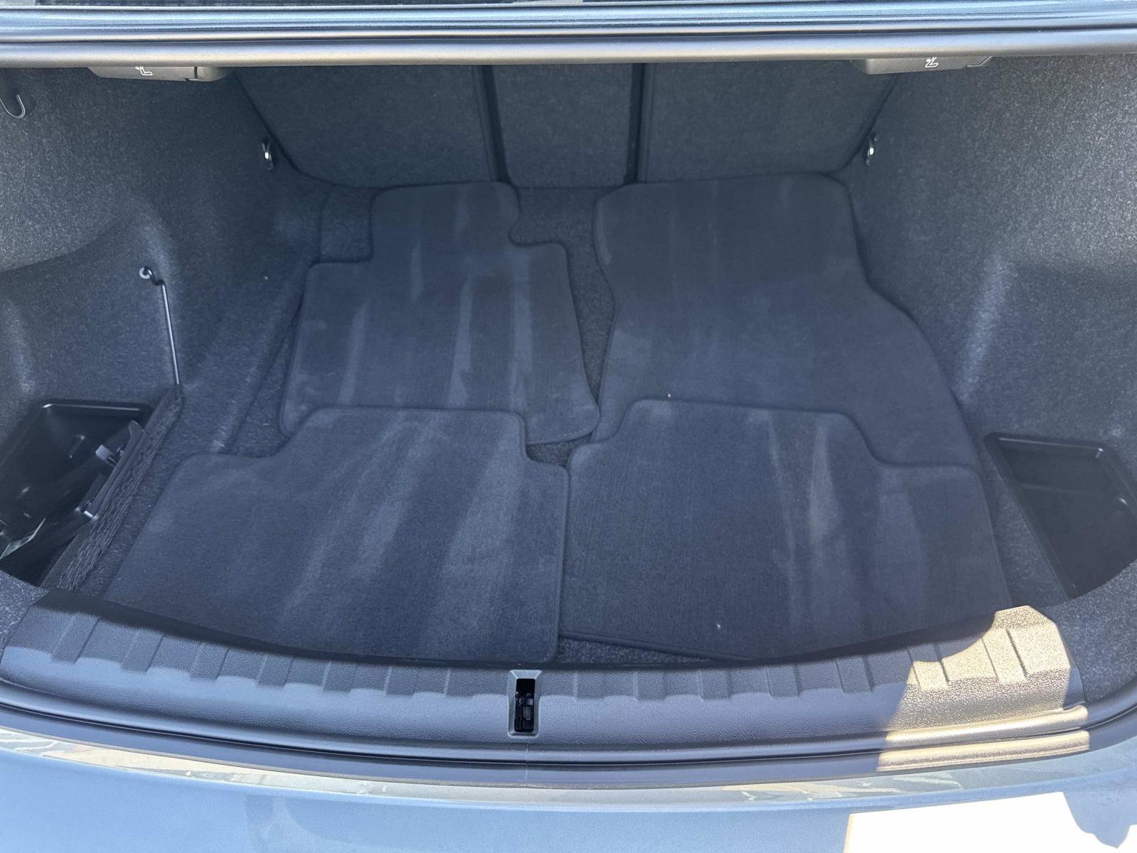 Used 2024 BMW 330i xDrive 330i xDrive Sedan AWD w/ Premium Package image 5