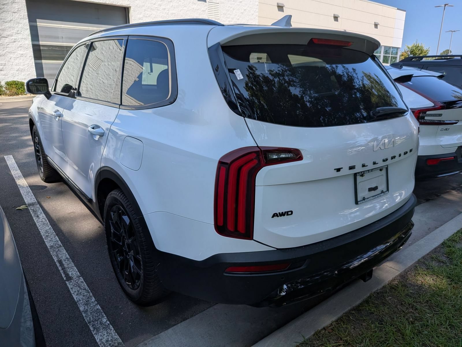 Used 2022 Kia Telluride SX w/ Nightfall Edition Package AWD/4WD image 4