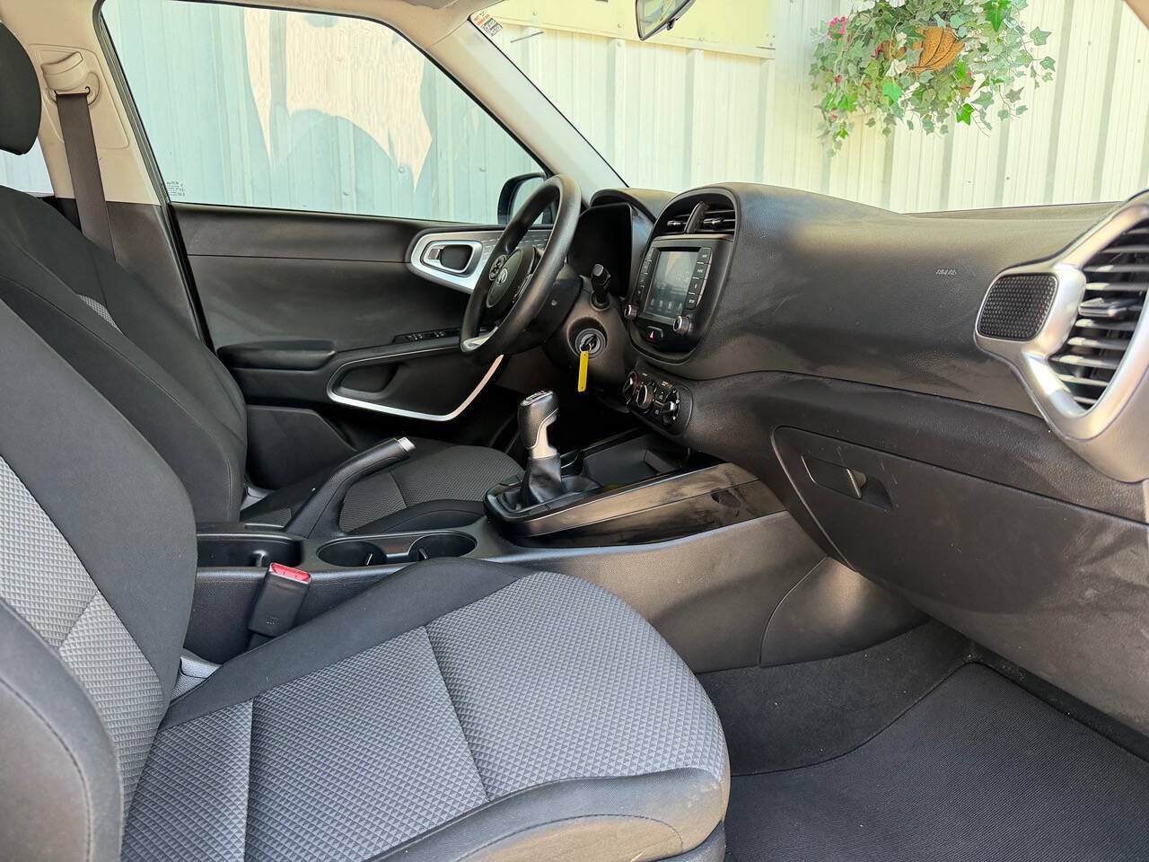 Used 2020 Kia Soul LX FWD image 7