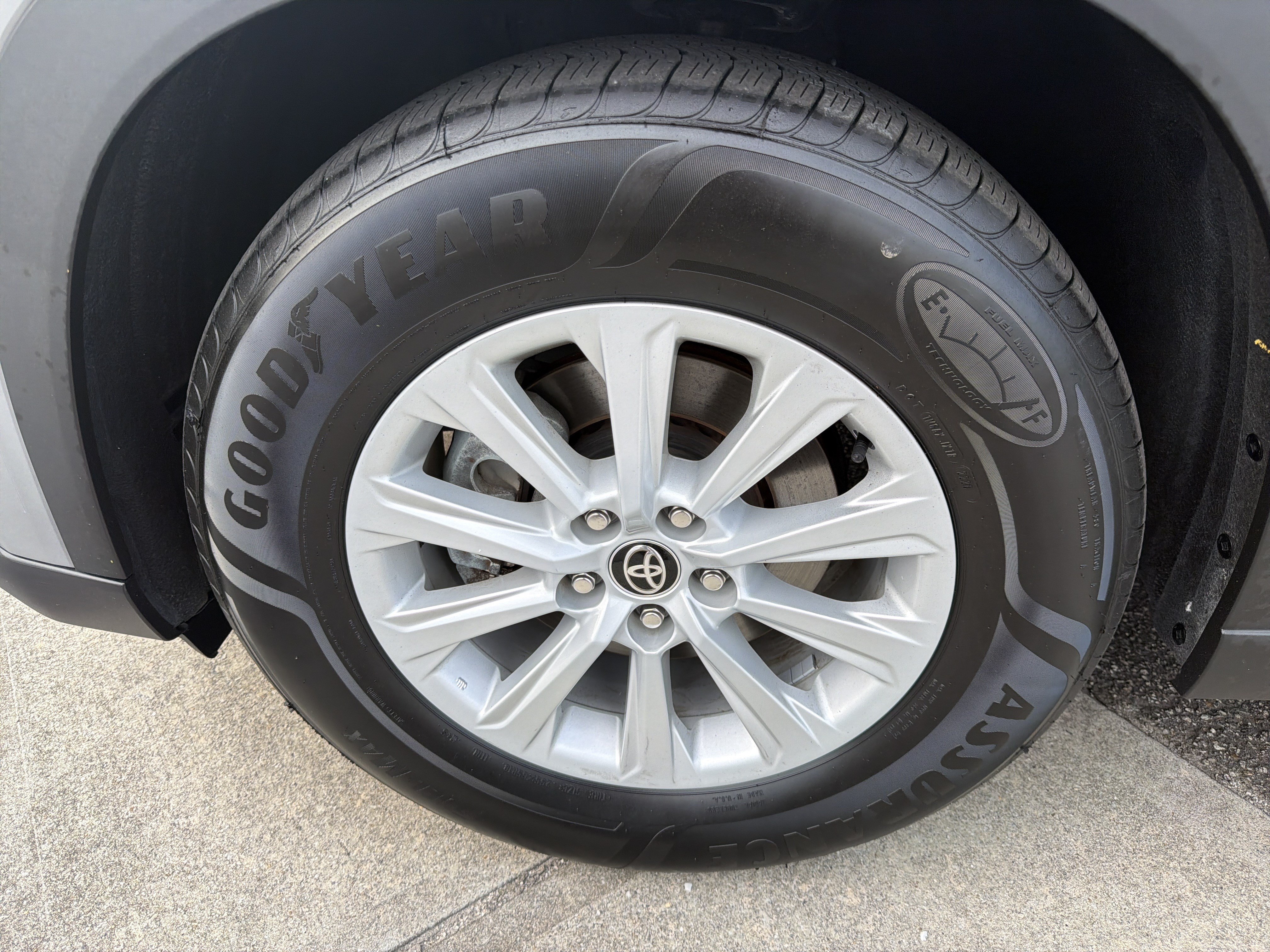 Certified 2025 Toyota Grand Highlander FWD image 20