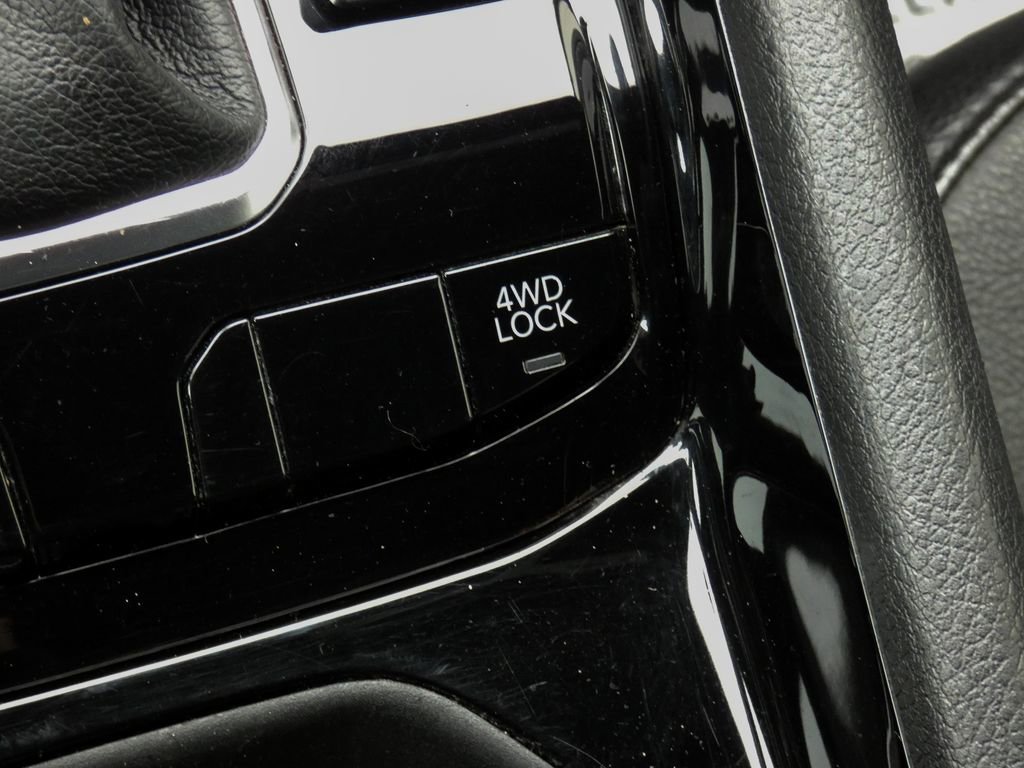 Used 2023 Jeep Compass Limited image 20