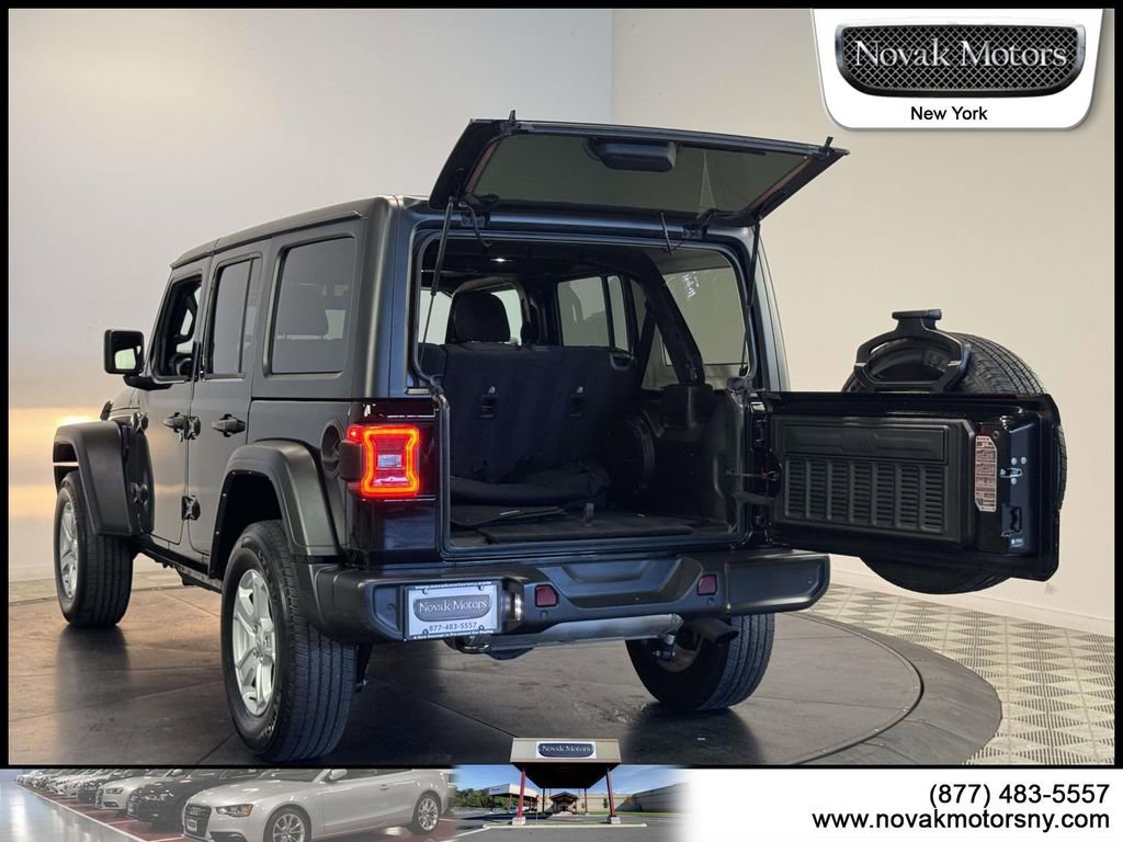 Used 2022 Jeep Wrangler Unlimited Sport image 9