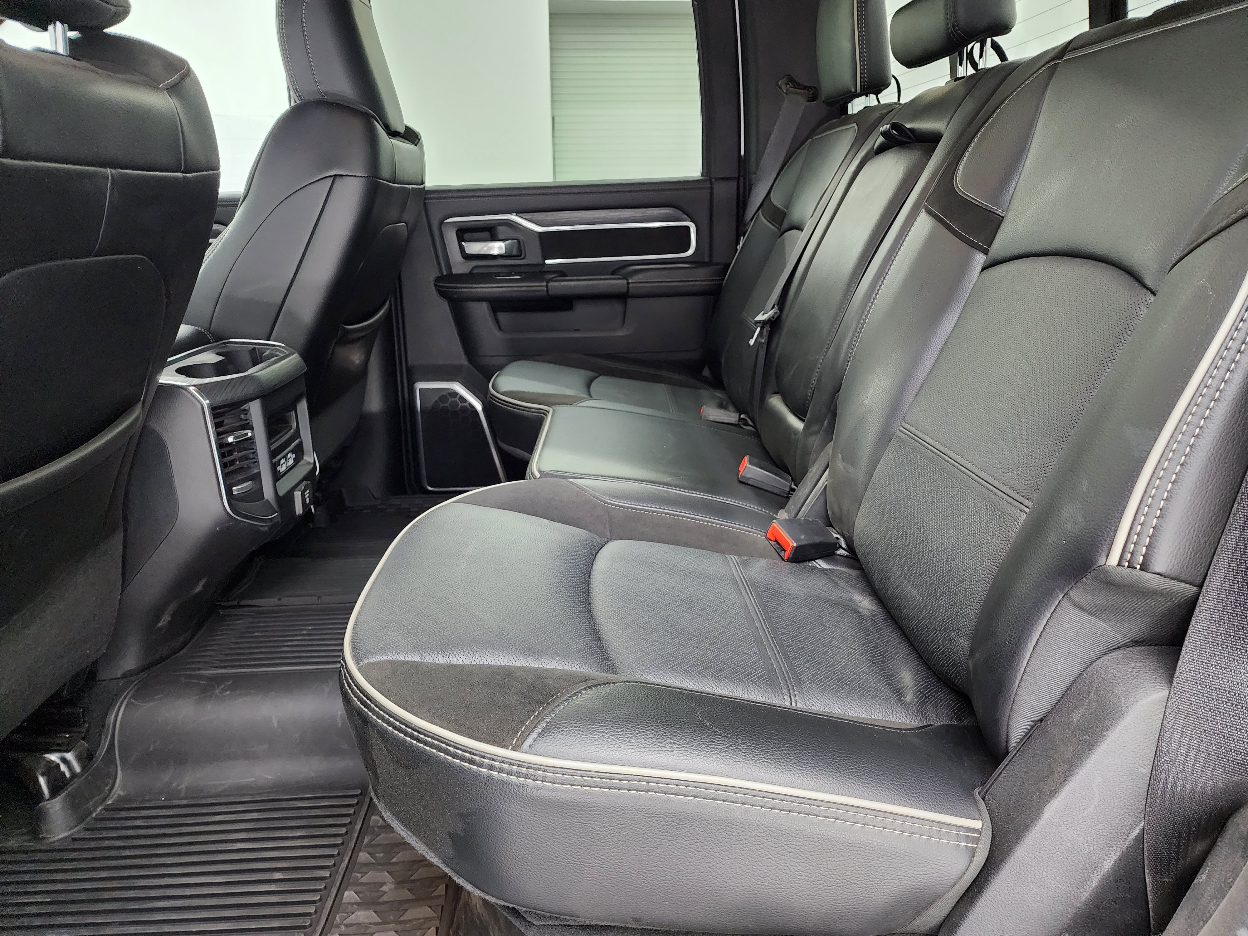 Used 2024 RAM 2500 Laramie w/ Night Edition AWD/4WD image 9