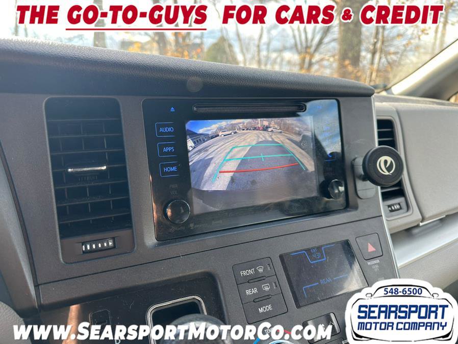 Used 2017 Toyota Sienna LE image 11