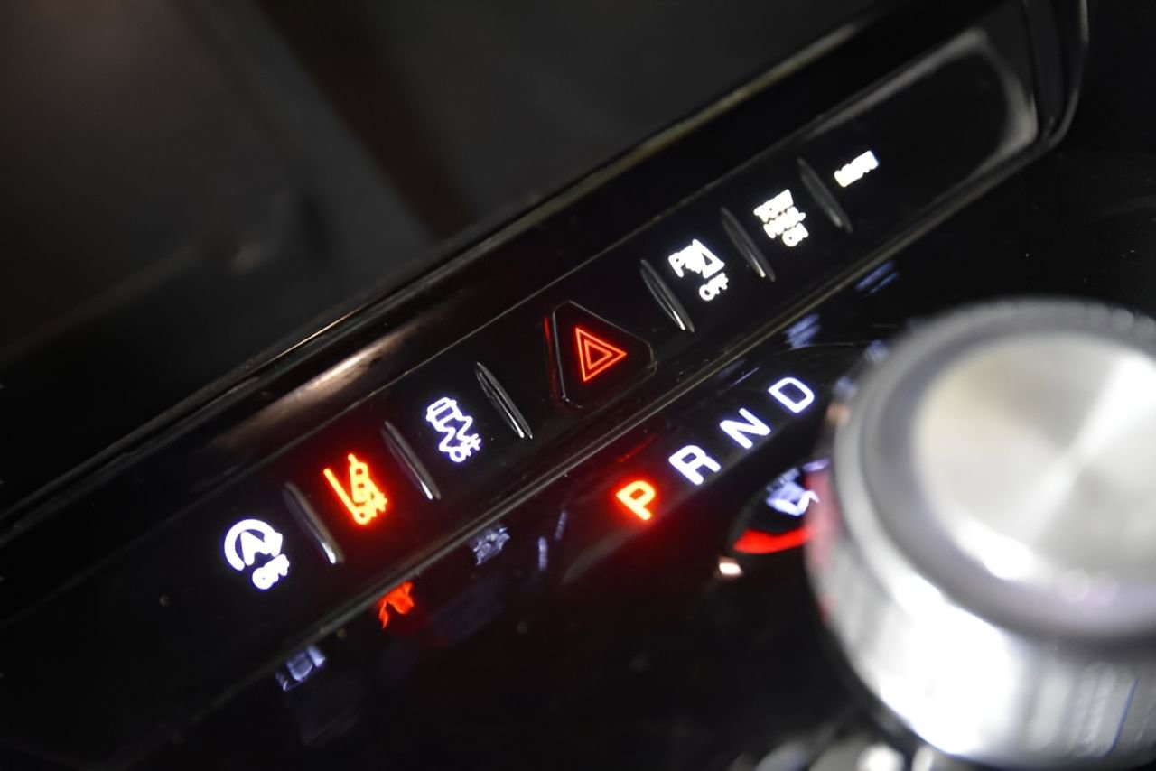 Used 2023 Jeep Wagoneer L Series II RWD image 33