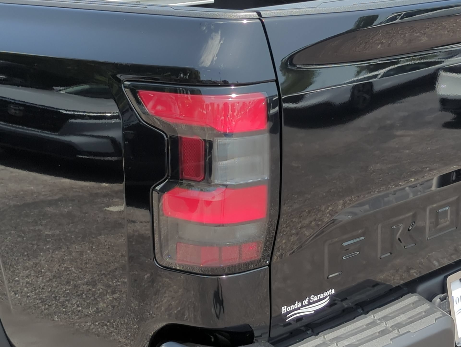 Used 2024 Nissan Frontier SL w/ Technology Package RWD image 11