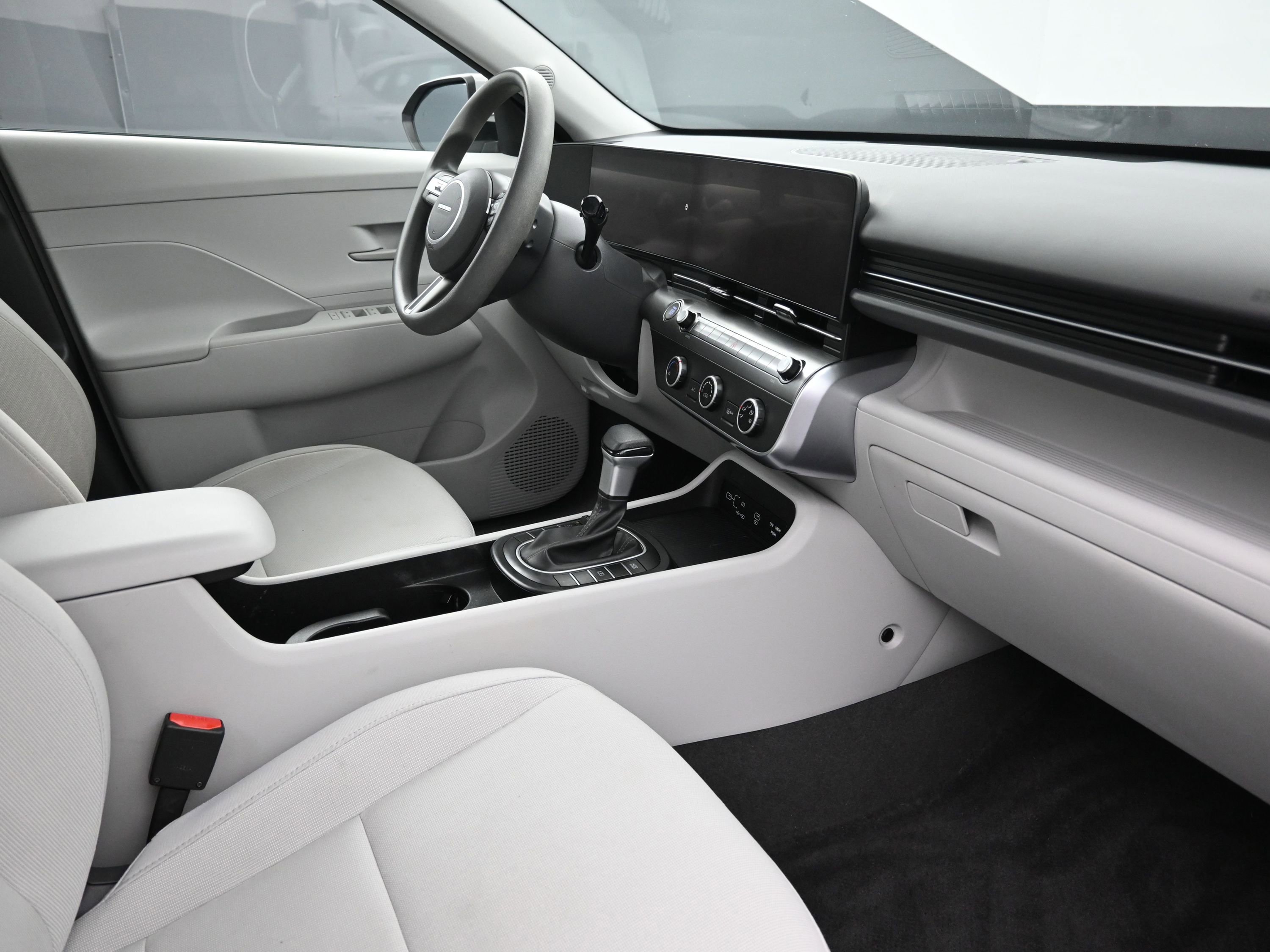 Certified 2024 Hyundai Kona SE AWD/4WD image 26