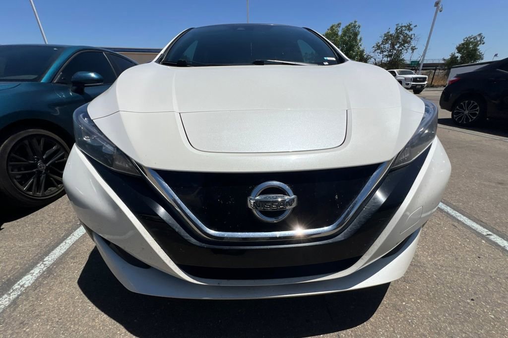Used 2019 Nissan Leaf SL w/ SL Technology Package FWD image 3
