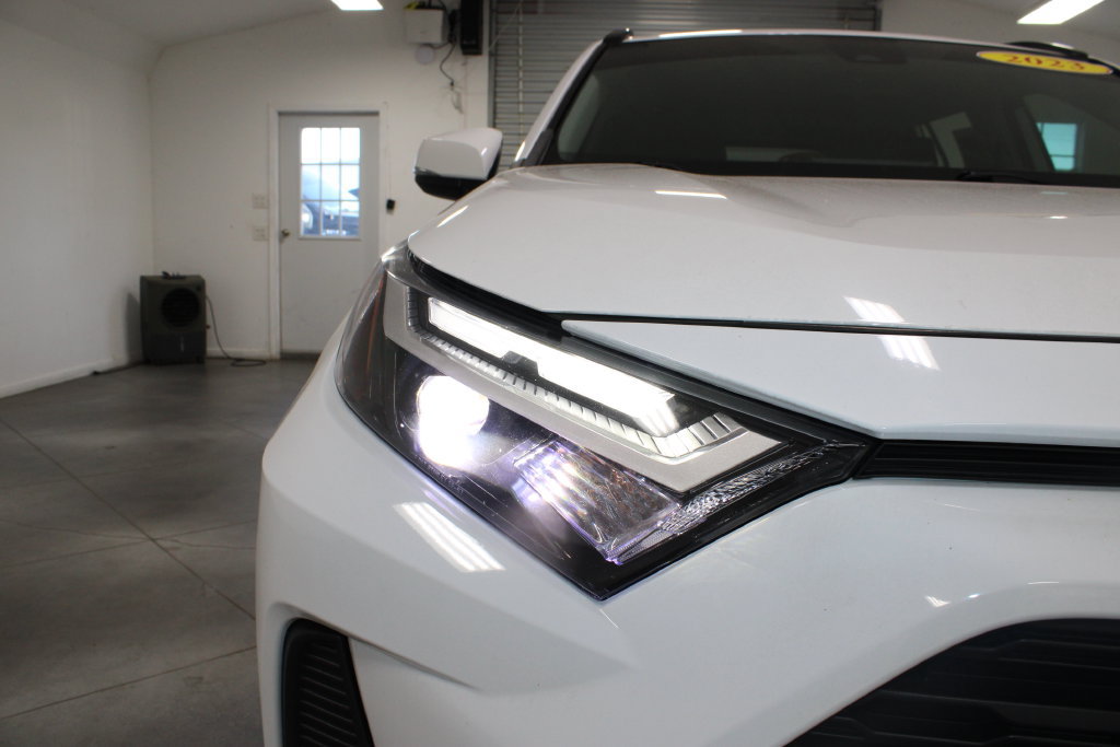 Used 2023 Toyota RAV4 XLE FWD image 12