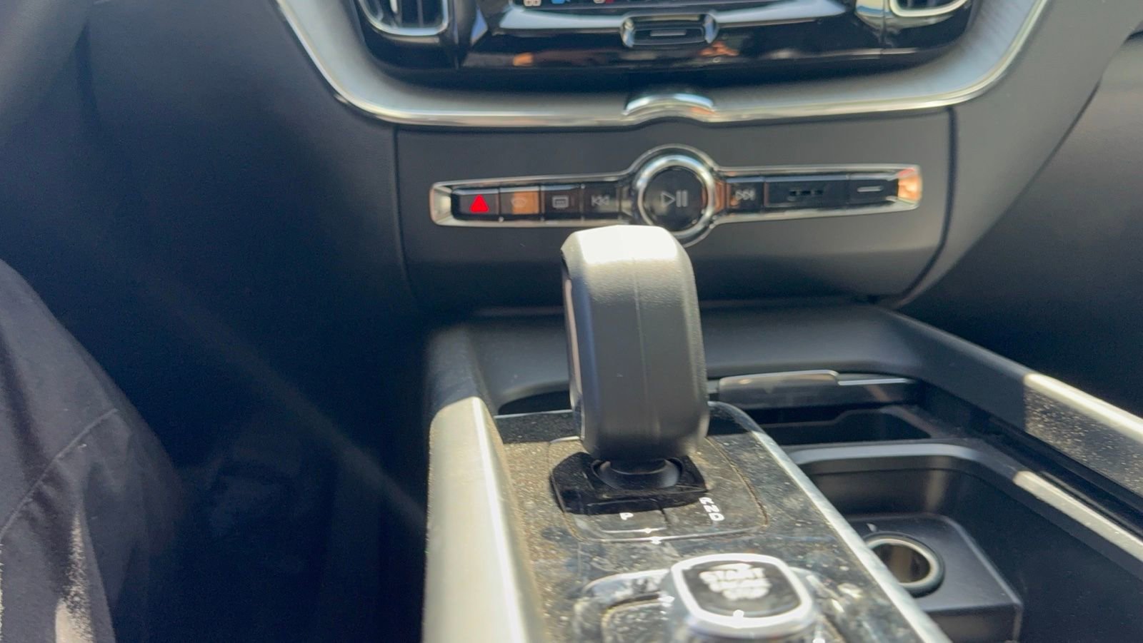 Used 2025 Volvo XC60 B5 Plus image 21