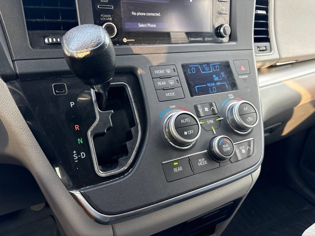 Used 2019 Toyota Sienna LE AWD/4WD image 25