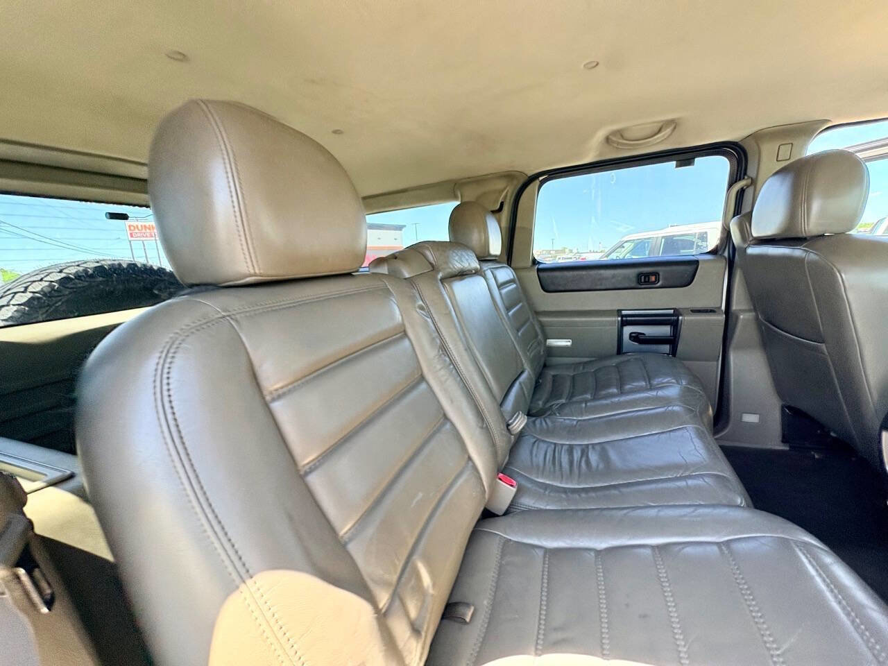 Used 2004 HUMMER H2 w/ Preferred Equipment Group AWD/4WD image 24