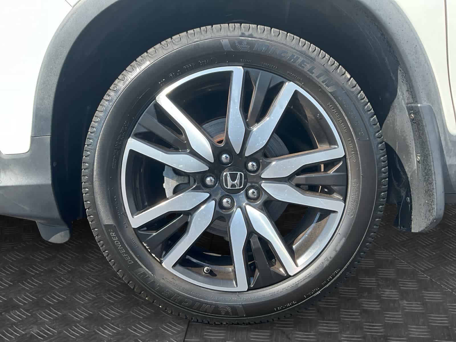 Used 2019 Honda Pilot Touring image 9