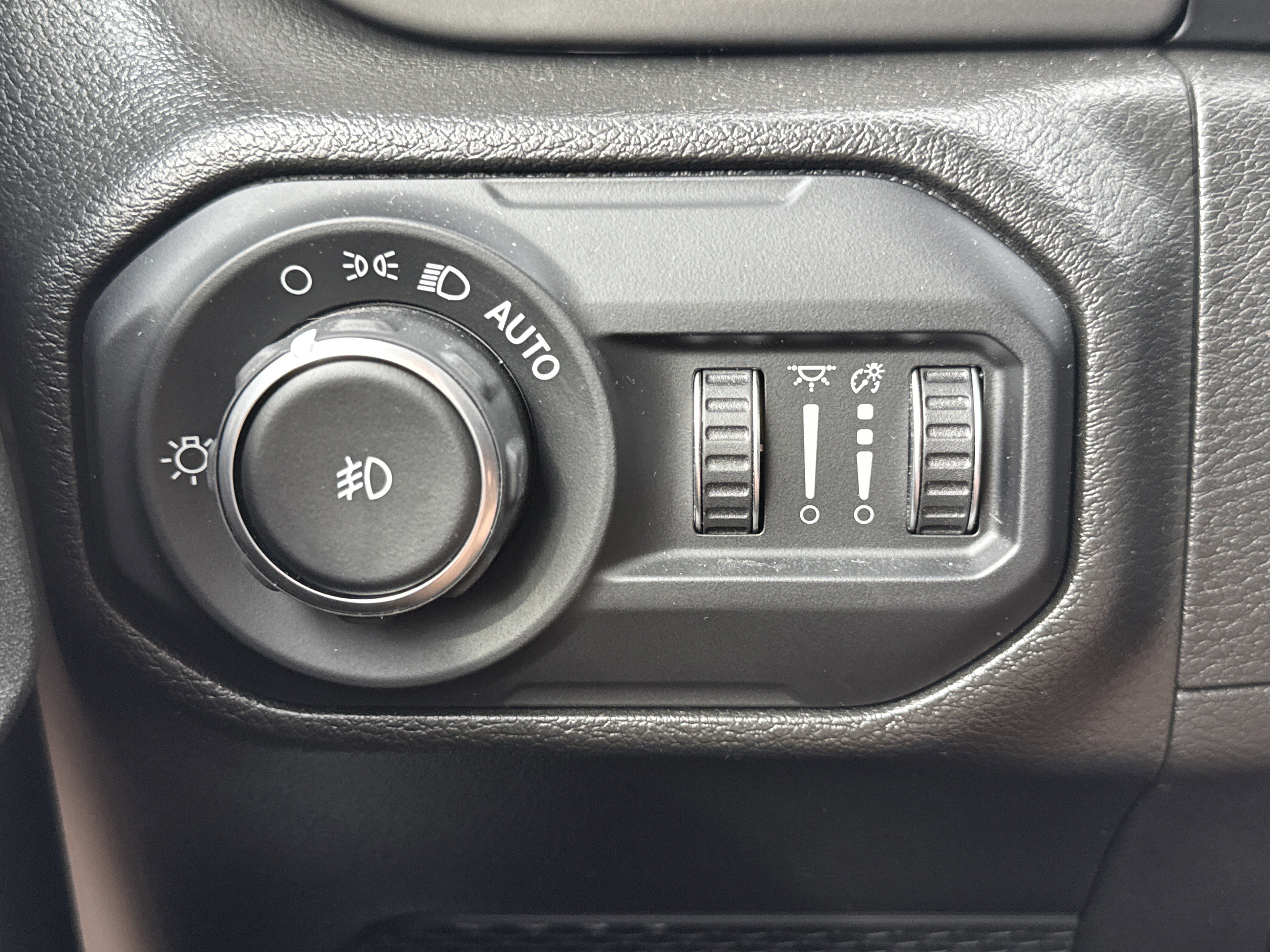 Used 2022 Jeep Wrangler Unlimited Sport image 15