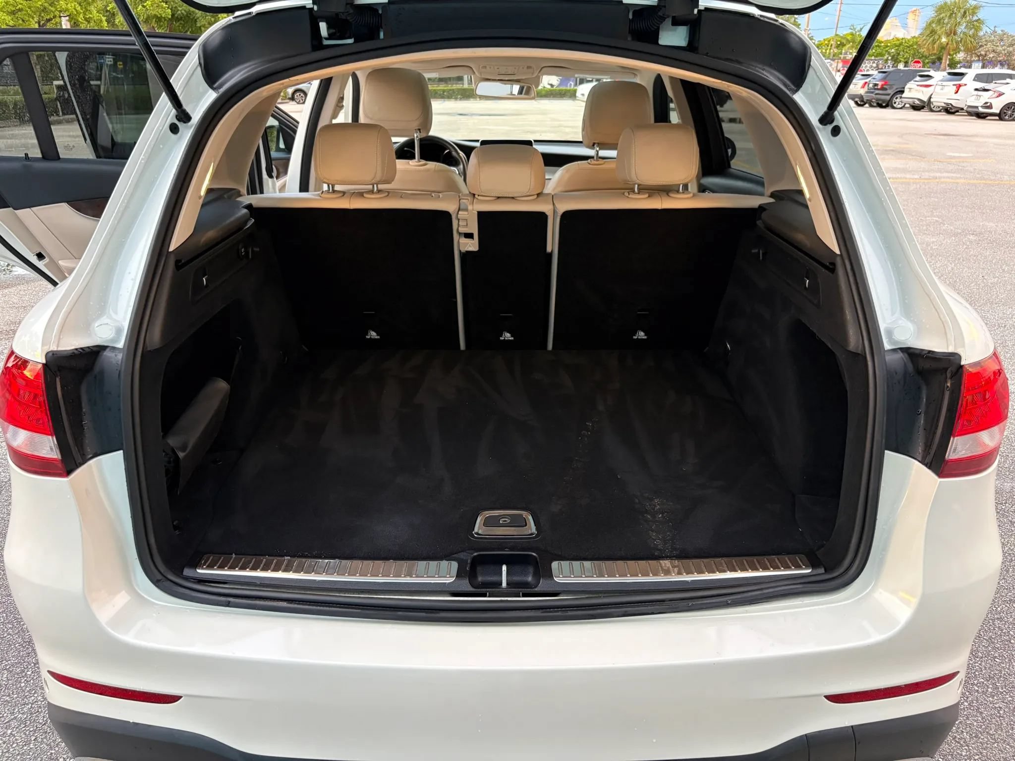 Used 2017 Mercedes-Benz GLC 300 4MATIC image 32