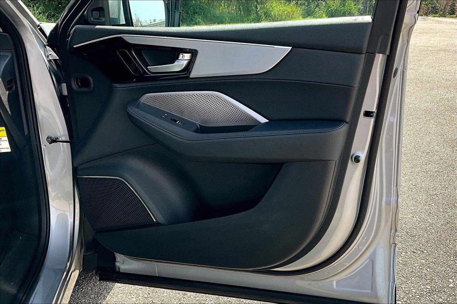 New 2026 Acura MDX SH-AWD image 17