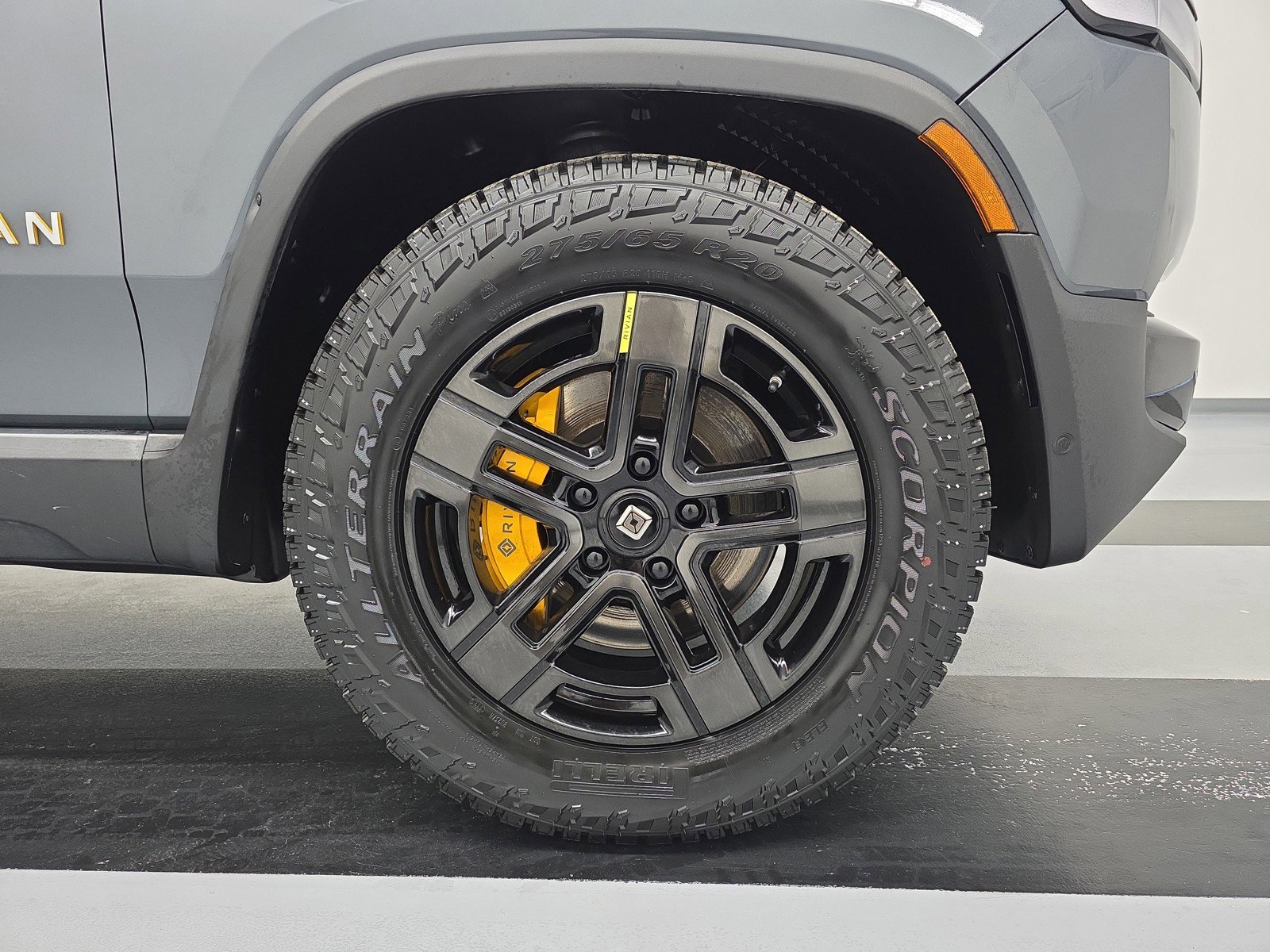 Used 2022 Rivian R1T Adventure image 11