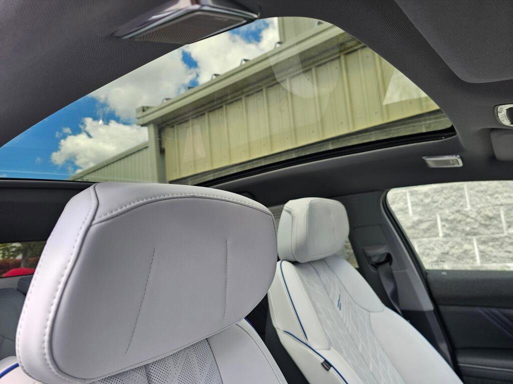 New 2026 Cadillac Optiq V AWD/4WD image 17