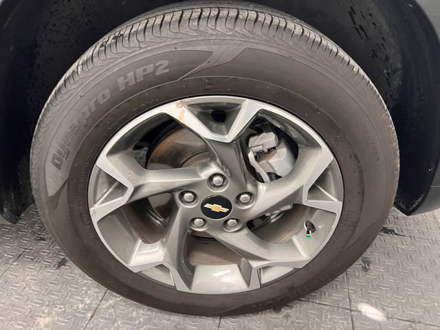 Used 2025 Chevrolet Trax LT FWD image 17