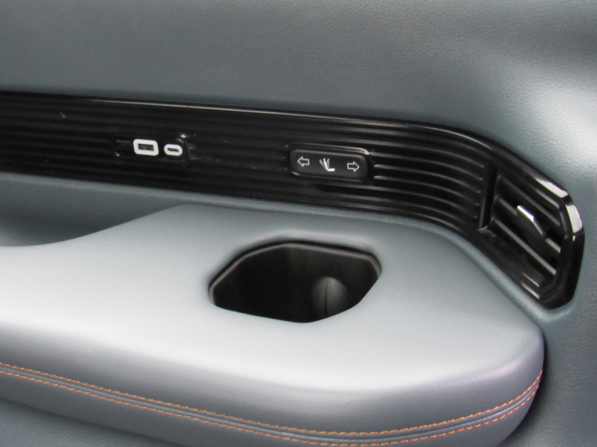 Used 2022 Jeep Grand Wagoneer Series II image 53