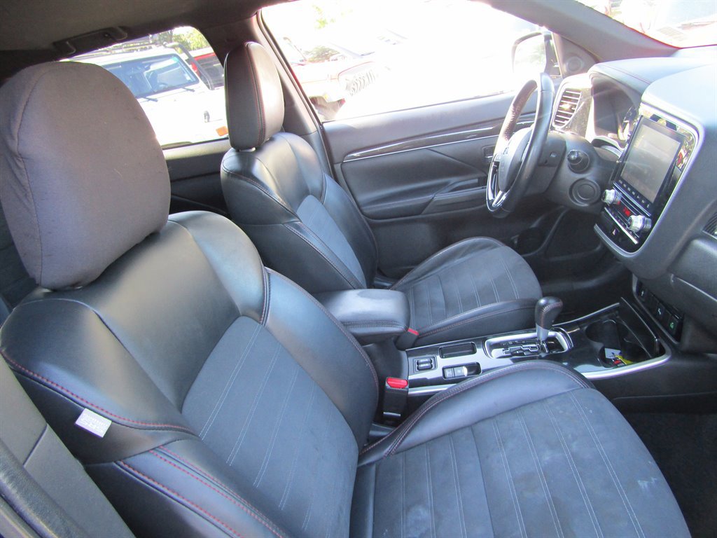 Used 2020 Mitsubishi Outlander LE FWD image 5