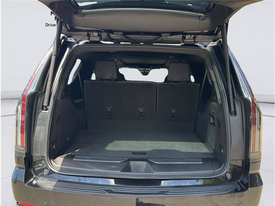 Used 2025 Cadillac Escalade ESV Sport w/ Touring Package AWD/4WD image 17
