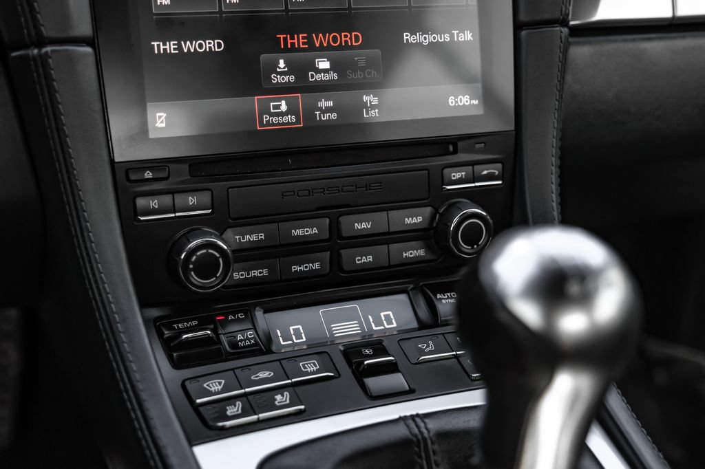 Used 2021 Porsche 718 Cayman RWD image 20