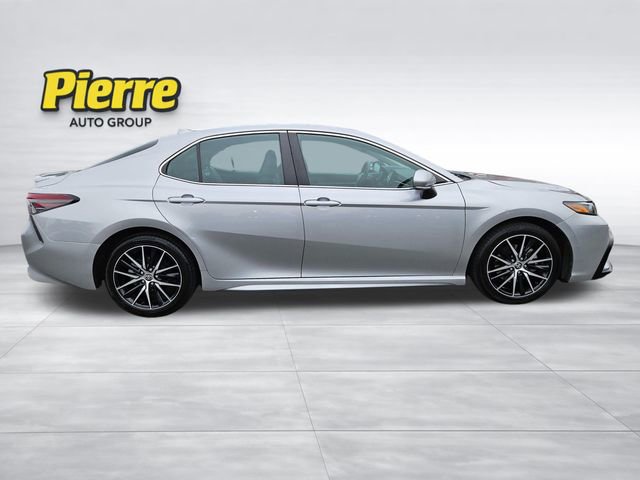 Used 2022 Toyota Camry SE FWD image 6