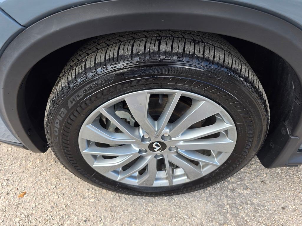 Used 2025 INFINITI QX50 Luxe AWD/4WD image 9