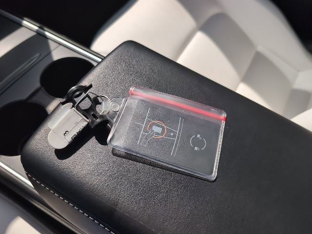 Used 2022 Tesla Model Y Performance AWD/4WD image 25