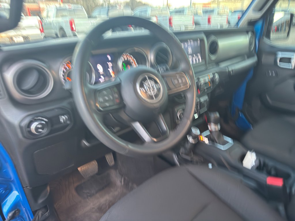 Used 2023 Jeep Gladiator Willys image 17