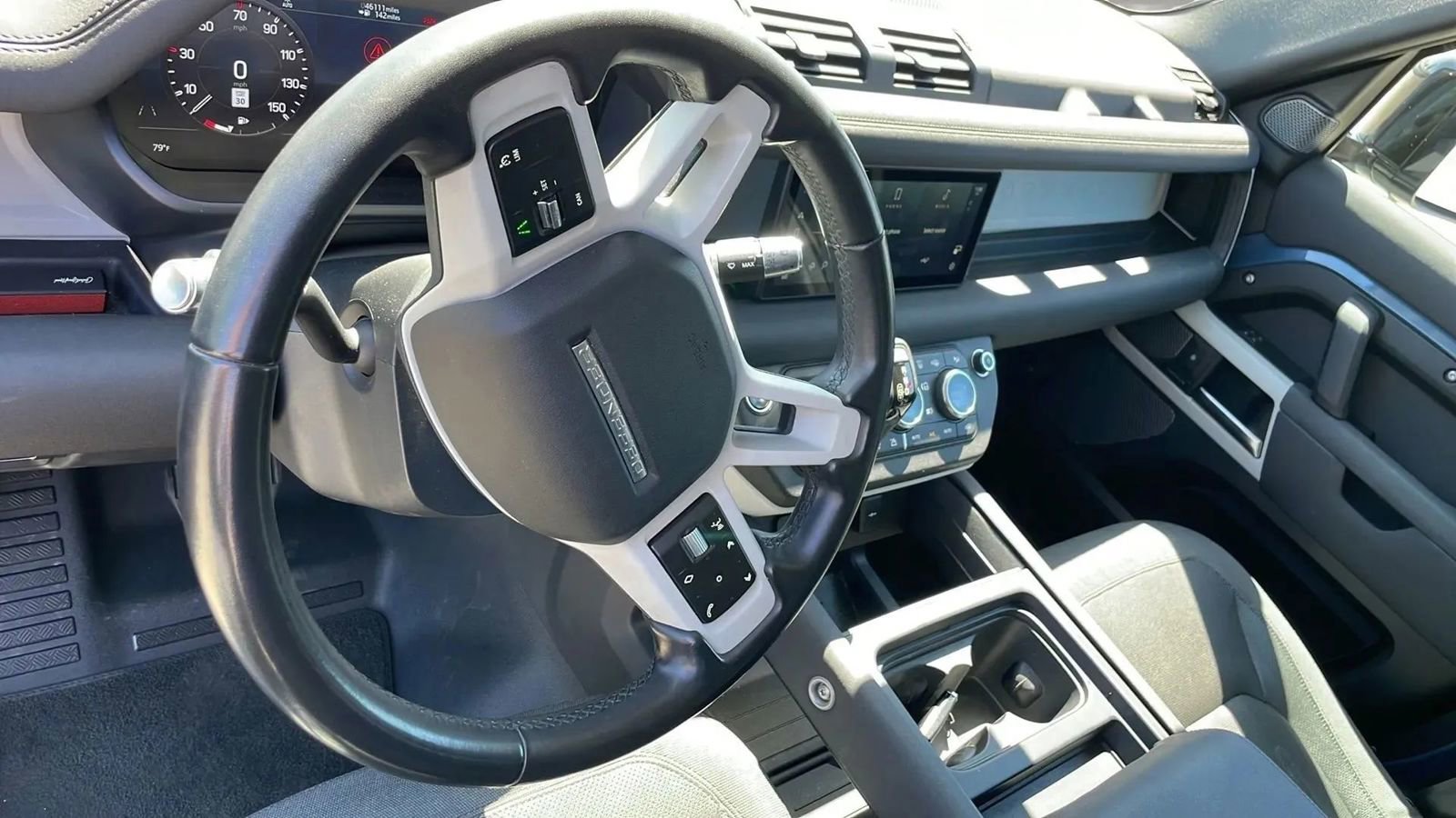 Used 2021 Land Rover Defender 110 SE AWD/4WD image 9