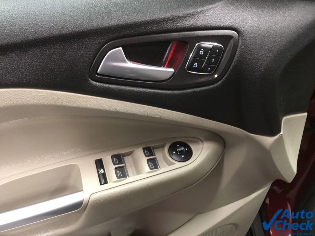 Used 2014 Ford Escape Titanium image 21