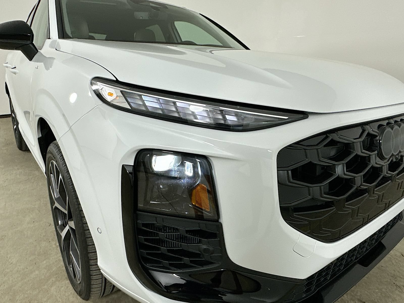 Used 2026 Audi Q3 quattro 2.0T AWD/4WD image 9